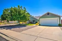 New AZ Oasis, Fire Pit, Yard, Grill, & Hot Tub! Hotels near Camelot Square