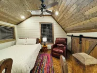 “The Shack” on Farmers Creek. Tree house  Tiny house