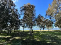 Absolutely Lakeside House, quiet and peace Hotels in Killarney Vale