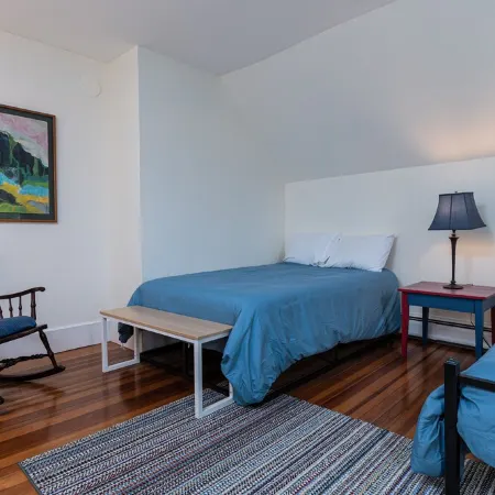 Historic 150-Year-Old Farmhouse, Jacuzzi Included