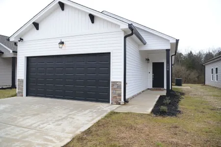 Cozy Country Retreat with Patio and BBQ