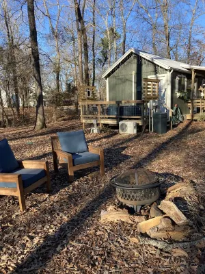 The Cottage at Dogwood Ridge. Hotels near First Baptist Church