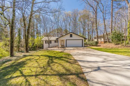 4 Kings!  Only 1.5 miles to downtown Roswell Отели в г. Розуэлл