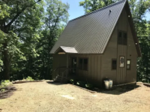 SereniTree Cabin - Modern Rustic Getaway tucked in the trees