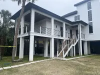Suite B - 3 Minutes Walk to Center of Folly Beach, Across from Beach -1 Room