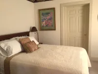 Charming,Cozy, Cottage - French Lick Quarters - Walk Casino/Resort, Pubs, Etc