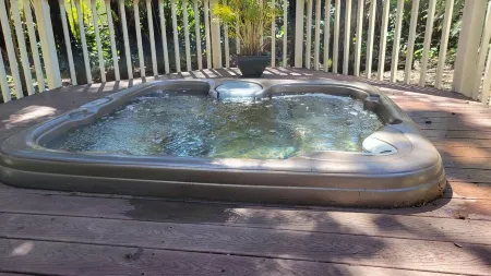 4 bed/4 bath Entire custom-built house 5 mins from Volcanoes National Park