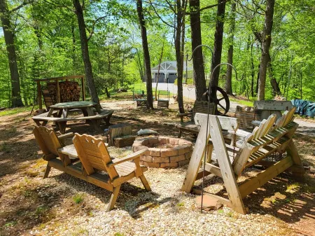 Beautiful waterfront lodge, private dock and breath taking views of Smith Mt.