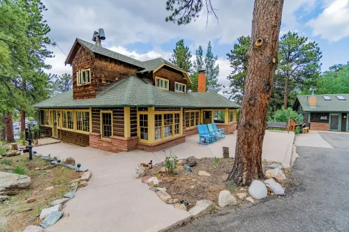 Rocky Creek Lodge, Sleeps 30, Gatherings Welcome