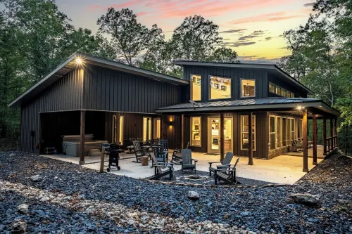 Hot Tub, Fire pit, Games, Crystals, Hiking & More-Lake Ouachita's Luxury Retreat