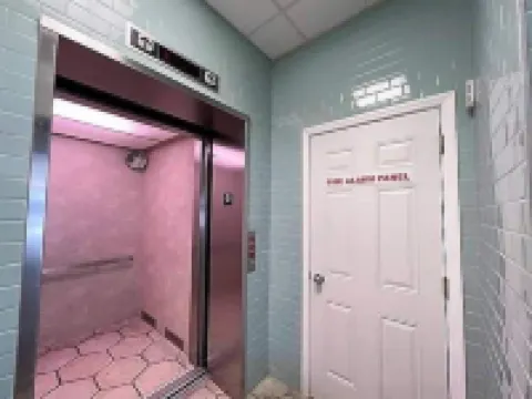 The Perfect Family Condo w views of the pool & the ocean! Hotels in Wildwood Crest