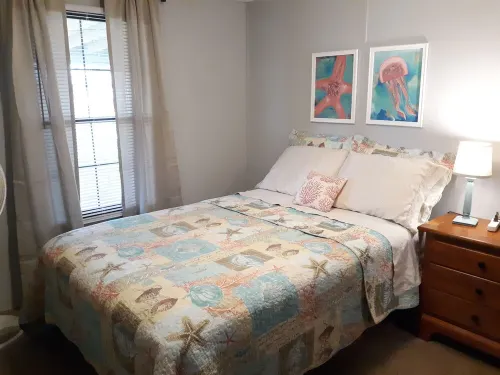 The Hoi Toider @ Harkers Island Hotels in Harkers Island