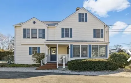 Charming beach home, complete with pool & cozy guest house!