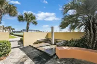 Manta Ray 413@ Pelican Isle  Beach Serv/Fish/Relax * Beach Front*