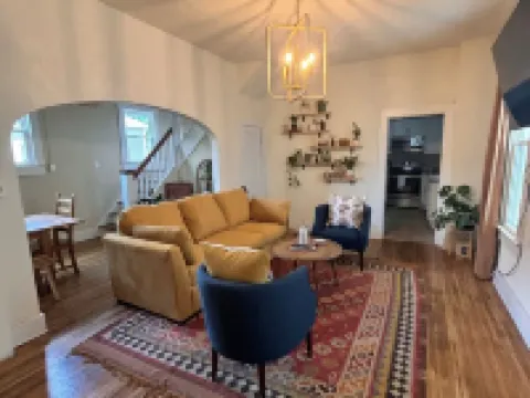 Cozy Cottage on Spring---Centrally Located and 10 mins from downtown Louisville Hotels in Floyd County