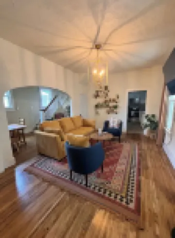 Cozy Cottage on Spring---Centrally Located and 10 mins from downtown Louisville