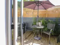 The Den  , Private Hot Tub, Derbyshire Dales/Peak District. Các khách sạn gần Darwin Forest