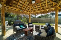 BEAUTIFUL HOME WITH PRIVATE POOL AND OUTDOOR PARADISE!!