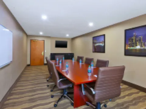 Comfort Inn & Suites Hotels in Taylor