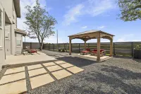 Near CTOA: Spacious Stylish and Comfort Retreat Hotels near Austin–Bergstrom International Airport