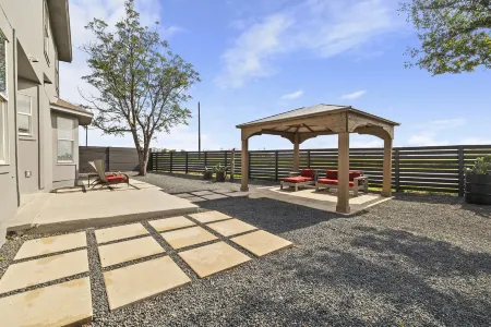 Near CTOA: Spacious Stylish and Comfort Retreat Отели рядом с Аэропорт Бергстром