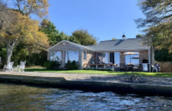 Cape Code Waterfront Cottage