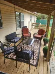Charming 3-bedroom house with 65in smart tv, Wifi, and central heat/air in town!