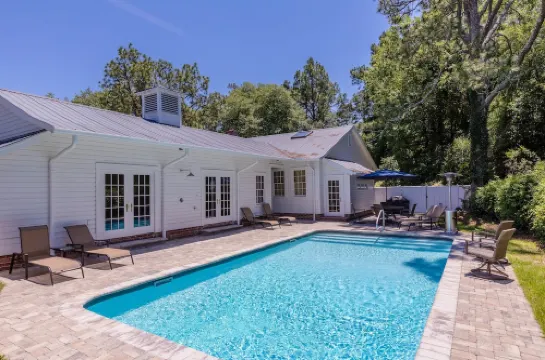 Pinehurst Village Vacation House w/ private pool 8) beds