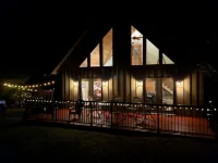 The Elk Run Lodge-close to town, hot tub, game table, Apple TV and fire pit.