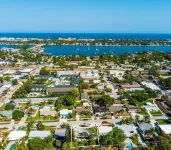Fabulous 3 bedroom 3 bath home near the beach with massive garden