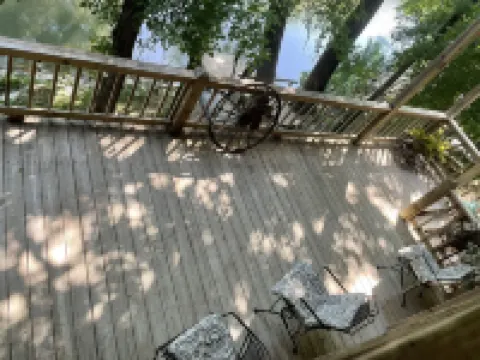 Mama Bears Cozy Creekside Cabin at Up The Creek