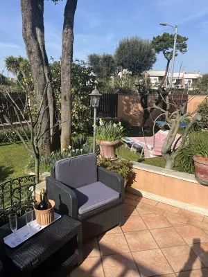 The beach house a stone's throw from the center of Rome and 20 min. from Fco airport