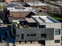 Magnolia Loft w/ Rooftop Parking & City Views