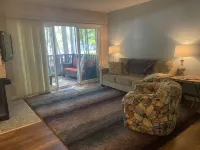 Sea Colony 2 Br, Screened Porch, Steps to Pool, Pickleball, Tennis