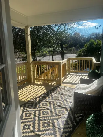 Macon a Little Music House.  Family-sized Home <1 Mile to Mercer & Downtown Отели в г. Мейкон