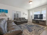 Spacious 6-bedroom house in Garden City/Bear Lake! w/ ping pong, air hockey