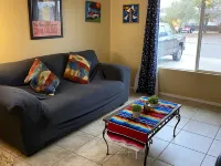 Stay With Us in Rio Rancho!  Balloon Fiesta Shuttle Close. 2 REAL QUEEN BEDS! Hotels in Rio Rancho