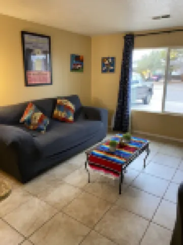 Stay With Us in Rio Rancho!  Balloon Fiesta Shuttle Close. 2 REAL QUEEN BEDS!