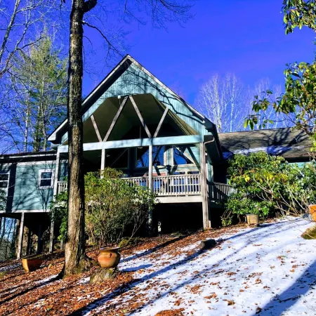 The Canopy: Single-Level Sky Valley Home Private Sauna & Wellness Space. No Pets