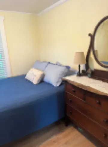 Cranberry Beach Cottage; Minutes to Beach & Ferry