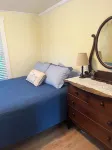 Cranberry Beach Cottage; Minutes to Beach & Ferry