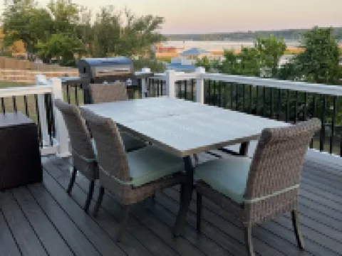 La Grand! Our largest Luxury Villa overlooking Honey Creek Marina! Boat Parking! Hotels in Grove
