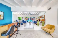 Heated Pool+HotTub! OutDoor Kitchen+Close 2 Beach!