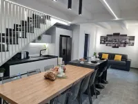 SINGLE COTTAGE WITH PRIVATE JACUZZI 80 METERS FROM THE BEACH