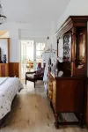 Private 4 bedroom wing in Georgian Linen House w/modern twist (Pet Friendly)