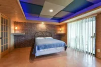 Lakefront 5 Bedroom, 3 Bath Cabin on Tablerock Lake, Pontoon Available to Rent! Hotels in Roaring River Township