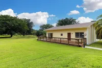 Majestic Home 7 Bedroom w/ Heated Pool, Massive Yard & Driveway