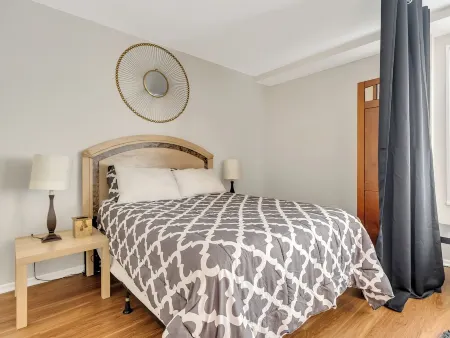 Free Reserved Parking Space Near DC, National Mall, MGM & Regan National Airport