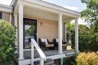Cottage Charmer-Walkable/Bars/Restaurants/Pets ok