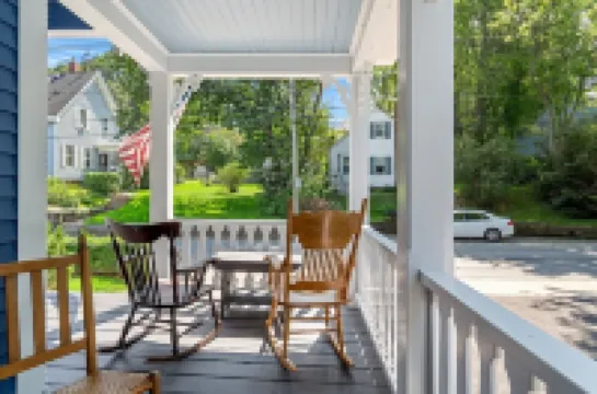 Newly Renovated Luxury 5Br Home + Office, Walk to Beach & Town